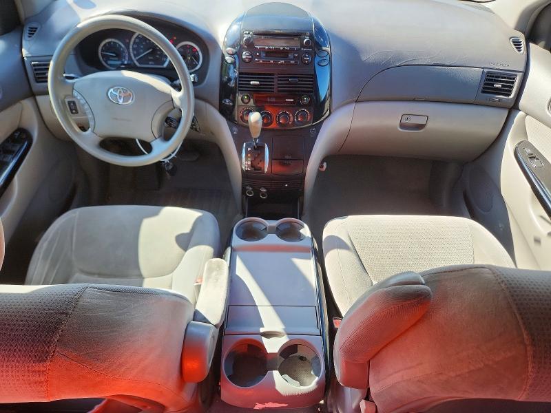 2004 Toyota Sienna le