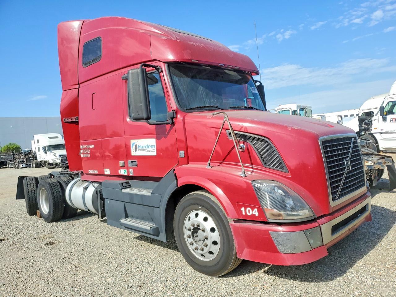 2012 Volvo VNL Semi Truck