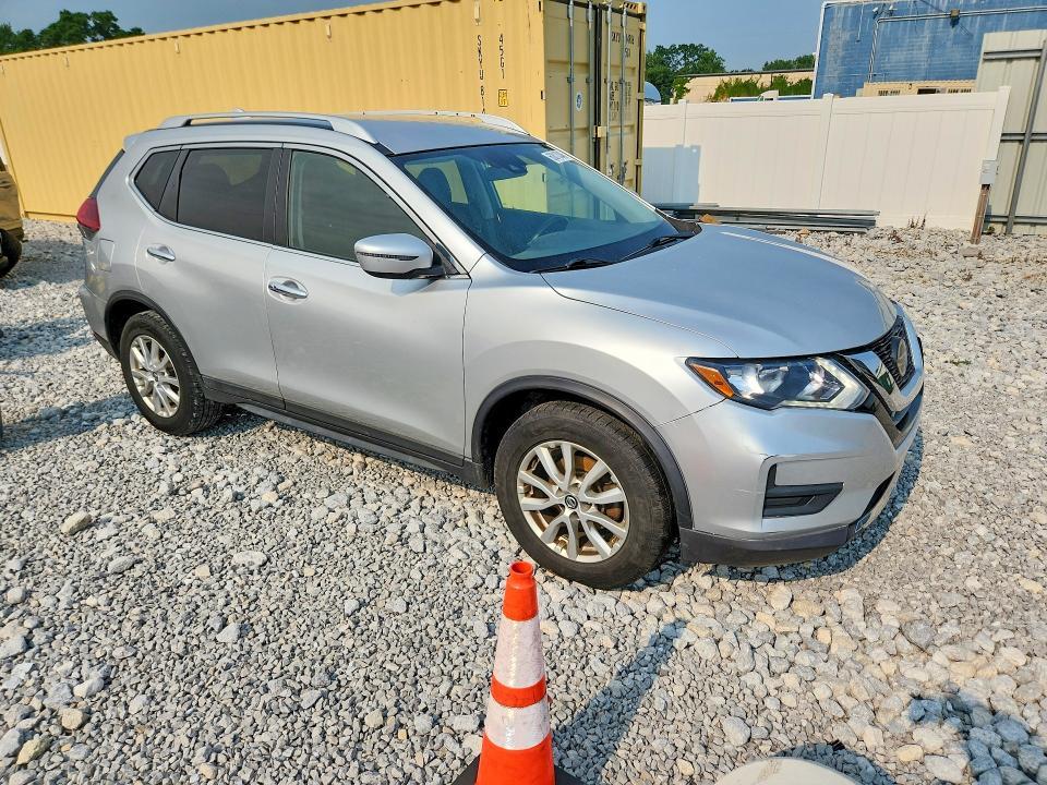 2020 Nissan Rogue sv