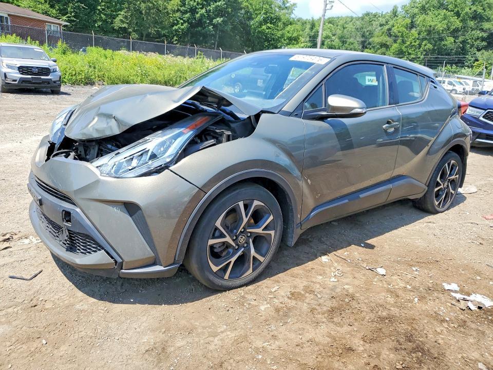 2021 Toyota C-hr xle