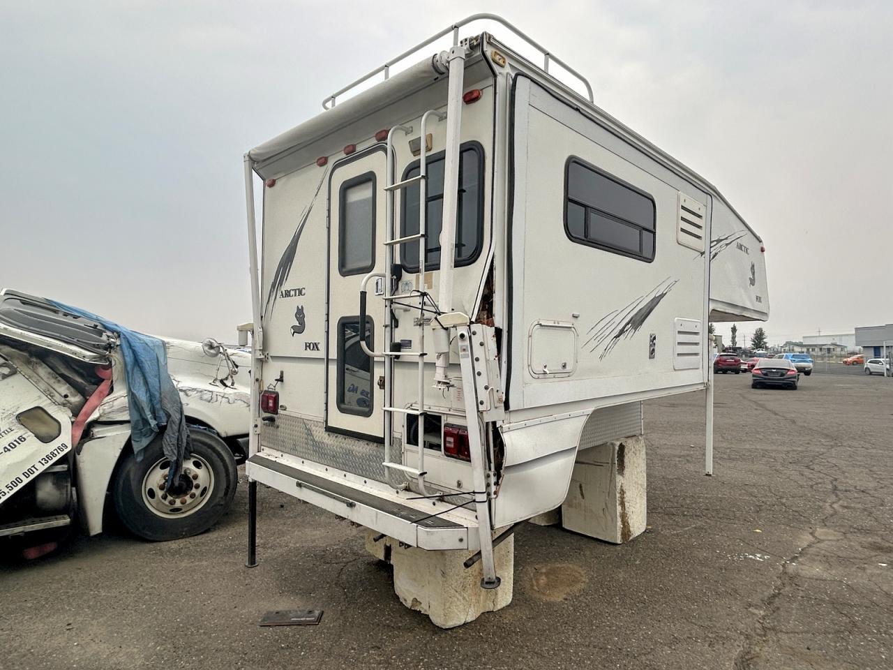 2003 Arctic Fox Camper