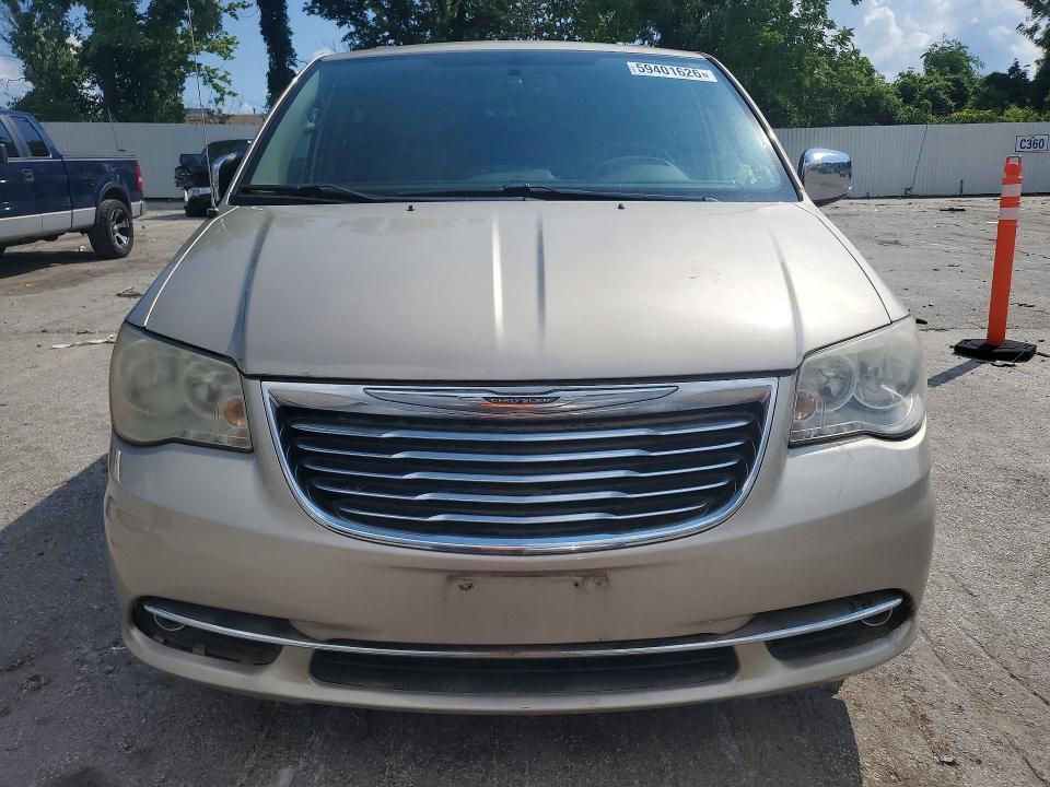 2013 Chrysler Town & Country Touring l
