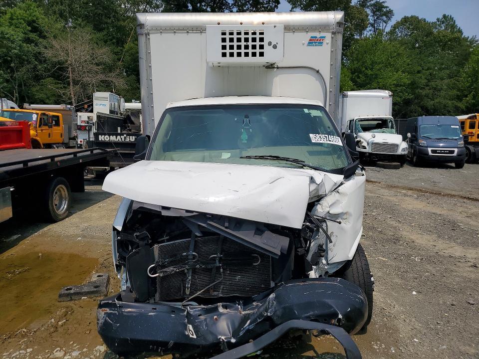 2017 Chevrolet Express Refrigerated BOX Truck