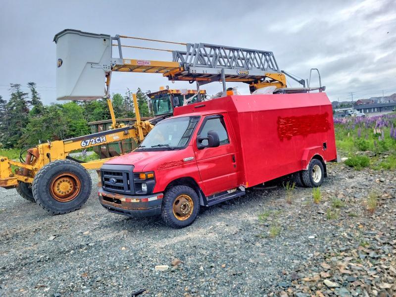 2017 Ford Econoline E450 Super Duty Cutaway Van