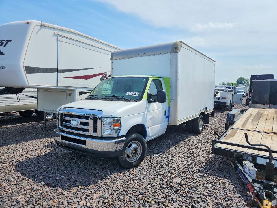 2017 Ford E350 box Truck