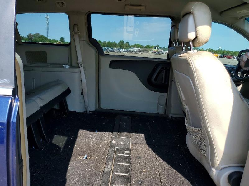 2013 Chrysler Town & Country Touring