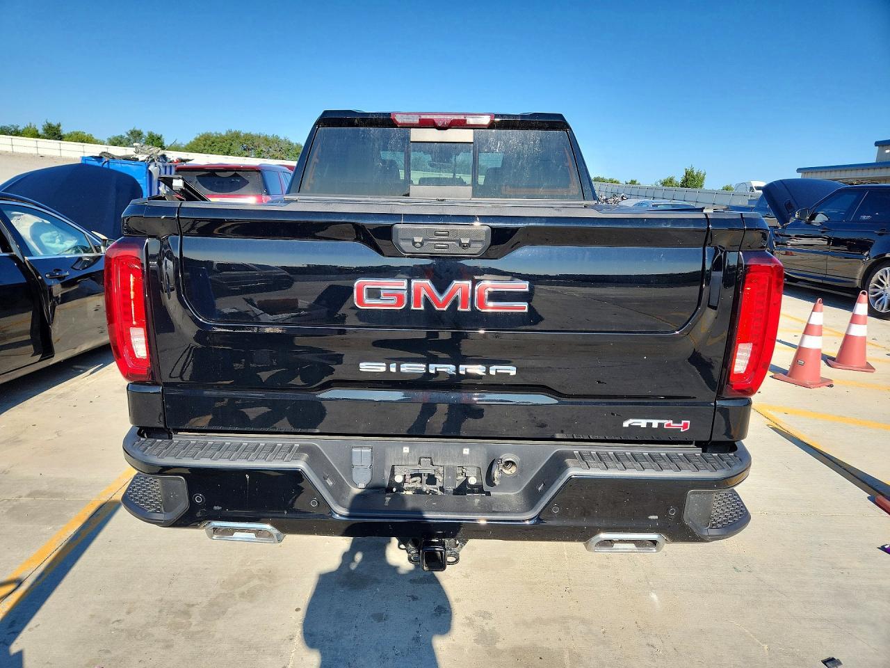 2023 GMC Sierra K1500 AT4