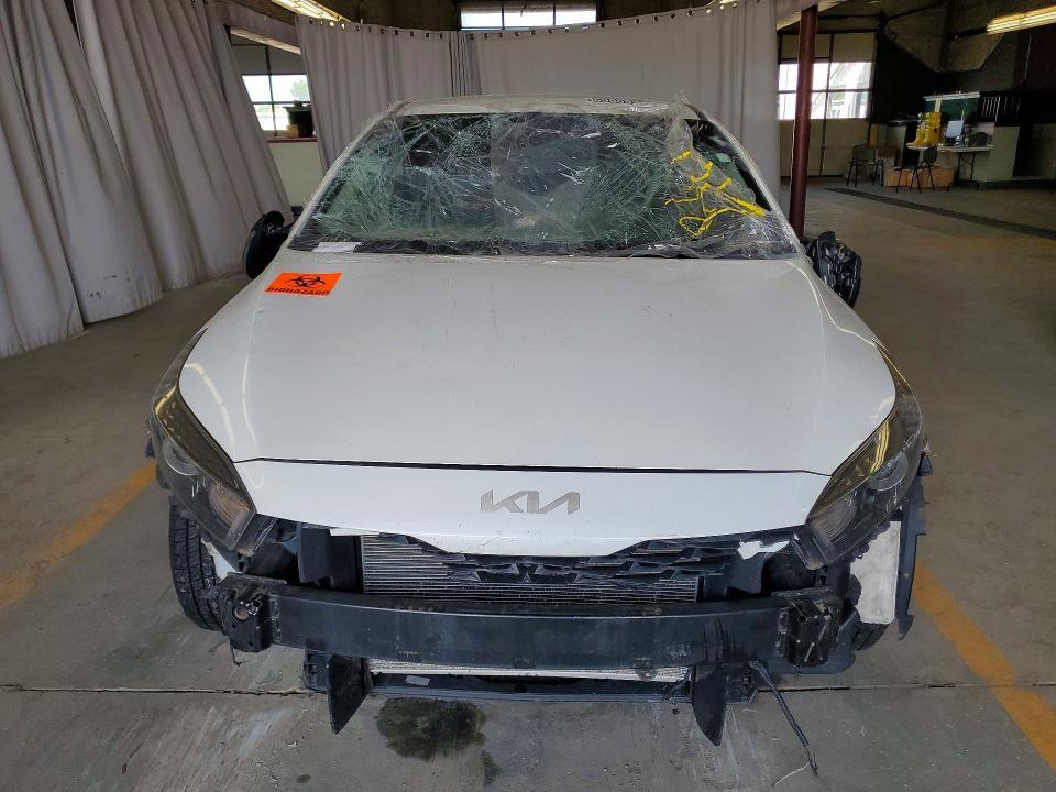 2023 KIA Forte lxs