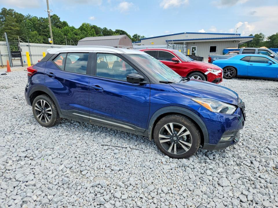 2019 Nissan Kicks sr
