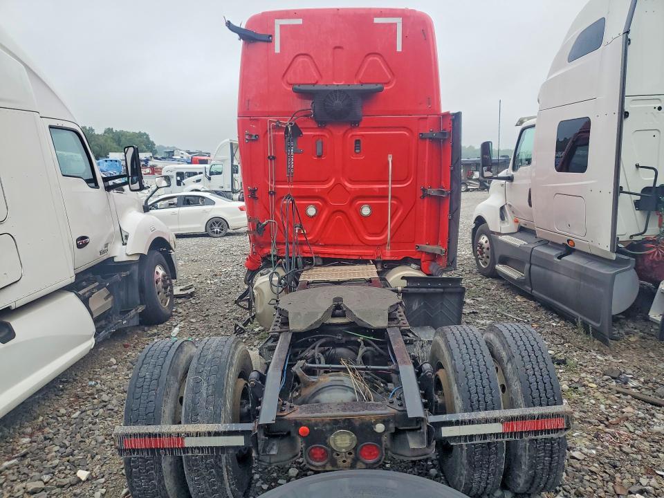 2019 Freightliner Cascadia 126