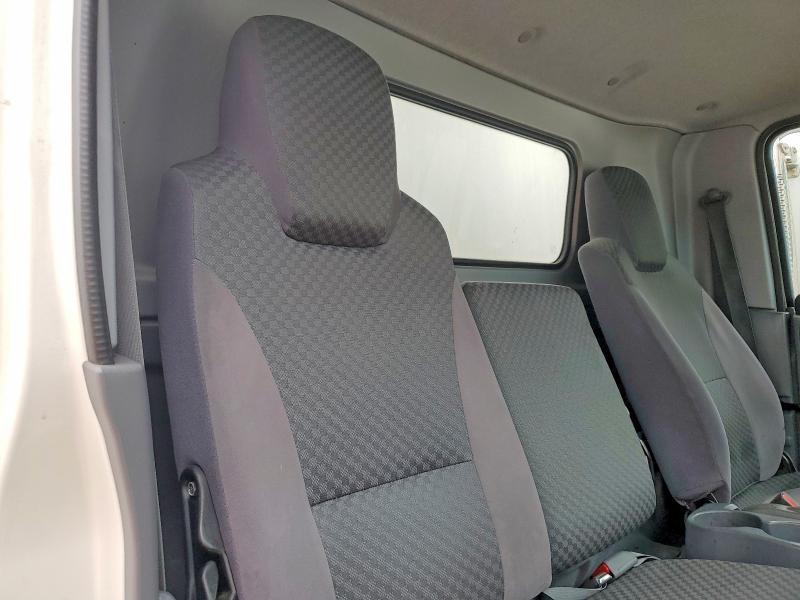 2015 Isuzu NQR BOX Truck