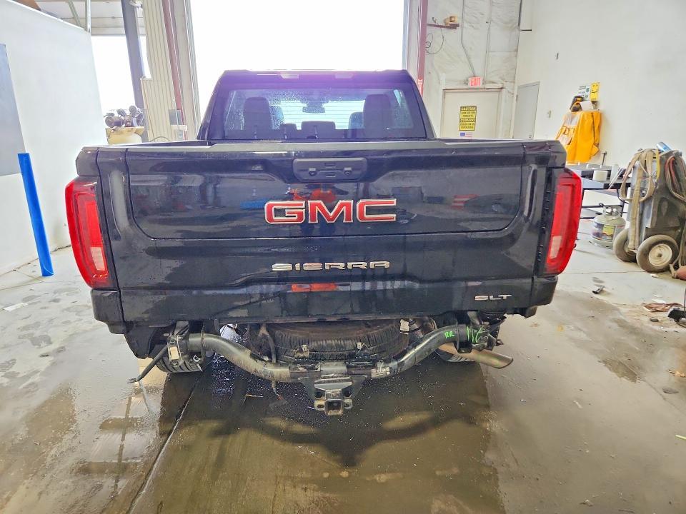 2025 GMC Sierra K1500 SLT