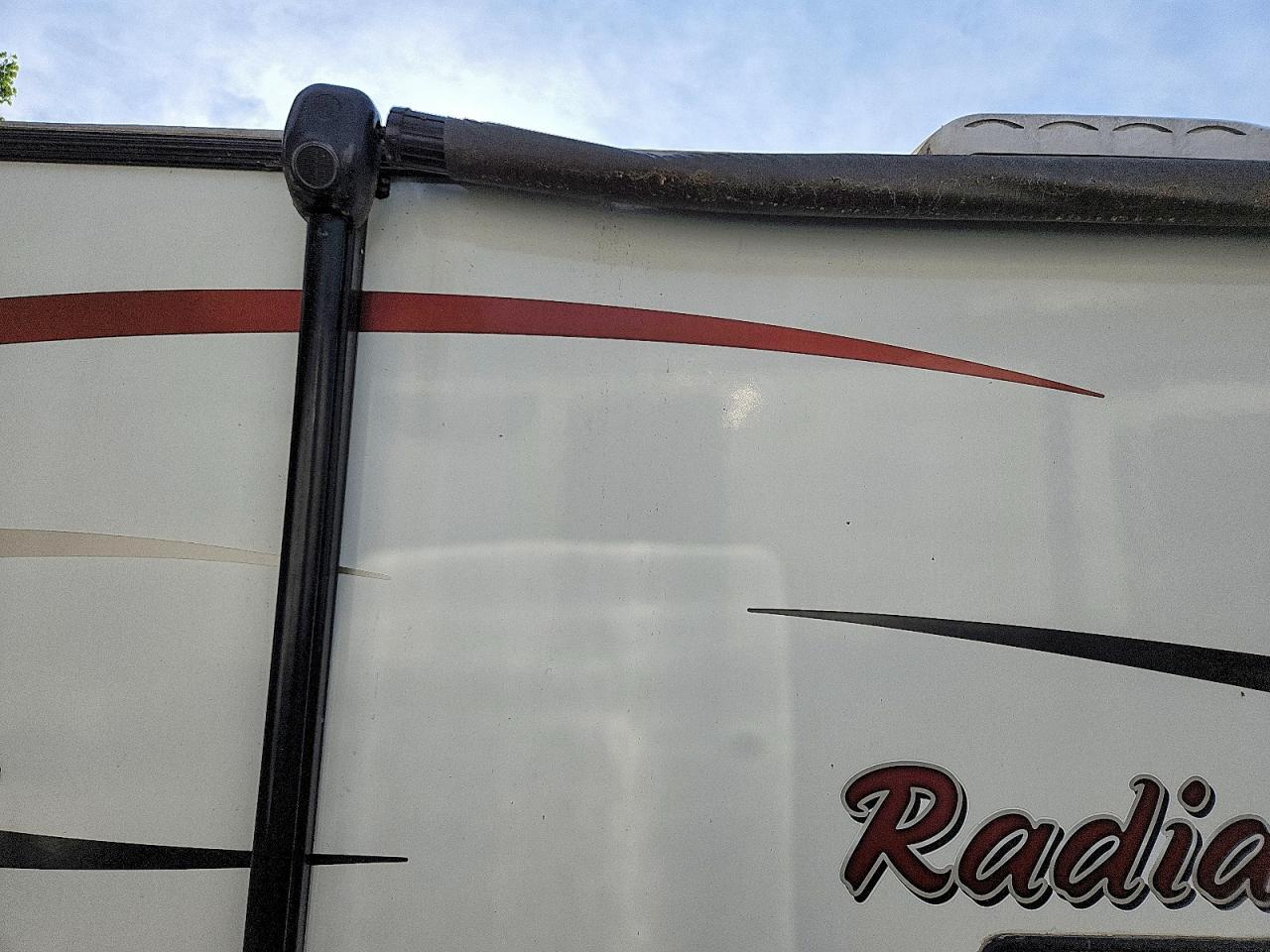 2015 Cruiser Rv Radiance Camper