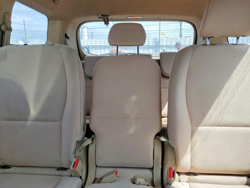 2016 KIA Sedona lx