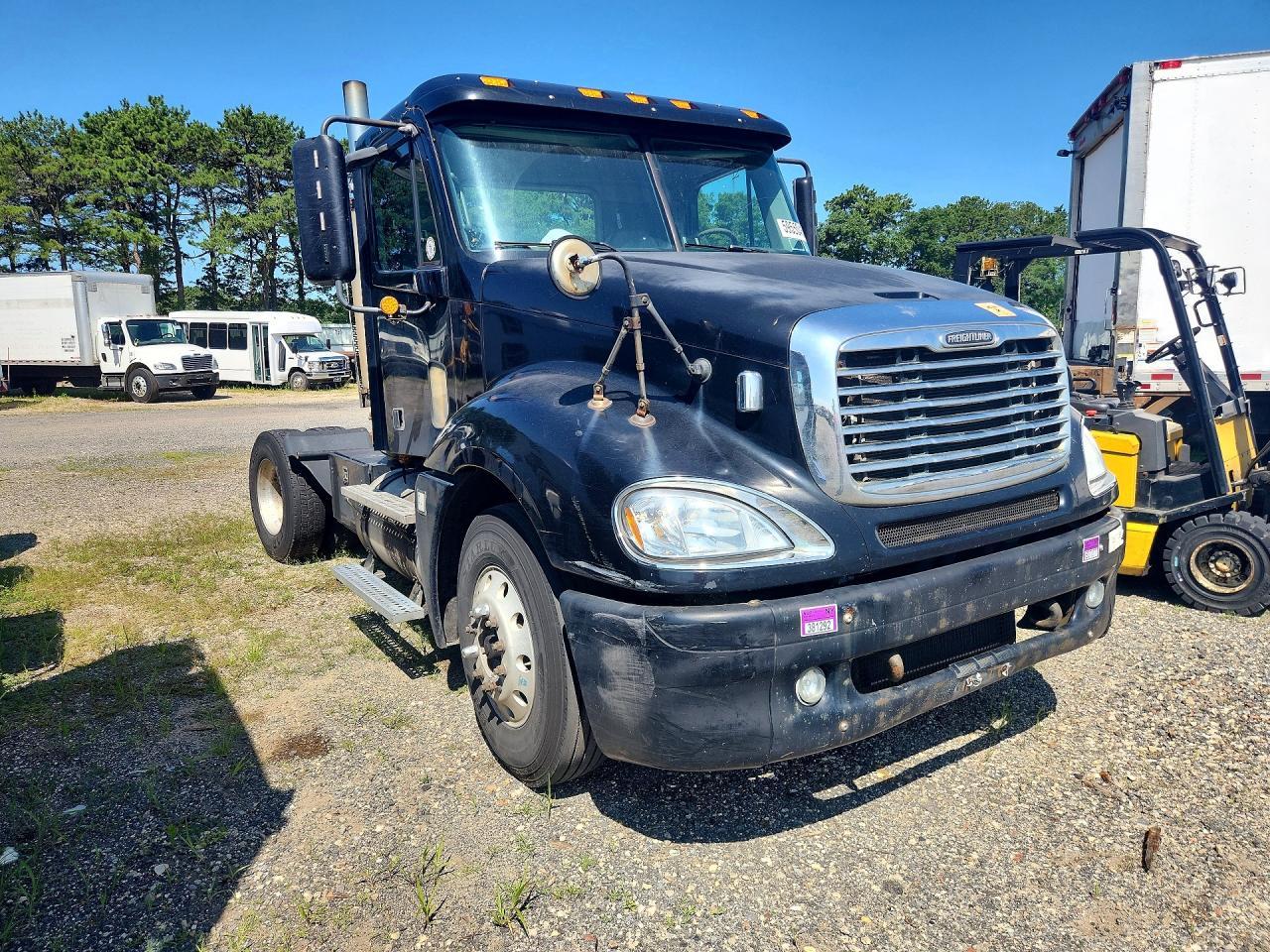 2006 Freightliner Columbia 120 Semi Truck