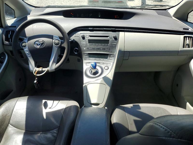 2010 Toyota Prius iii