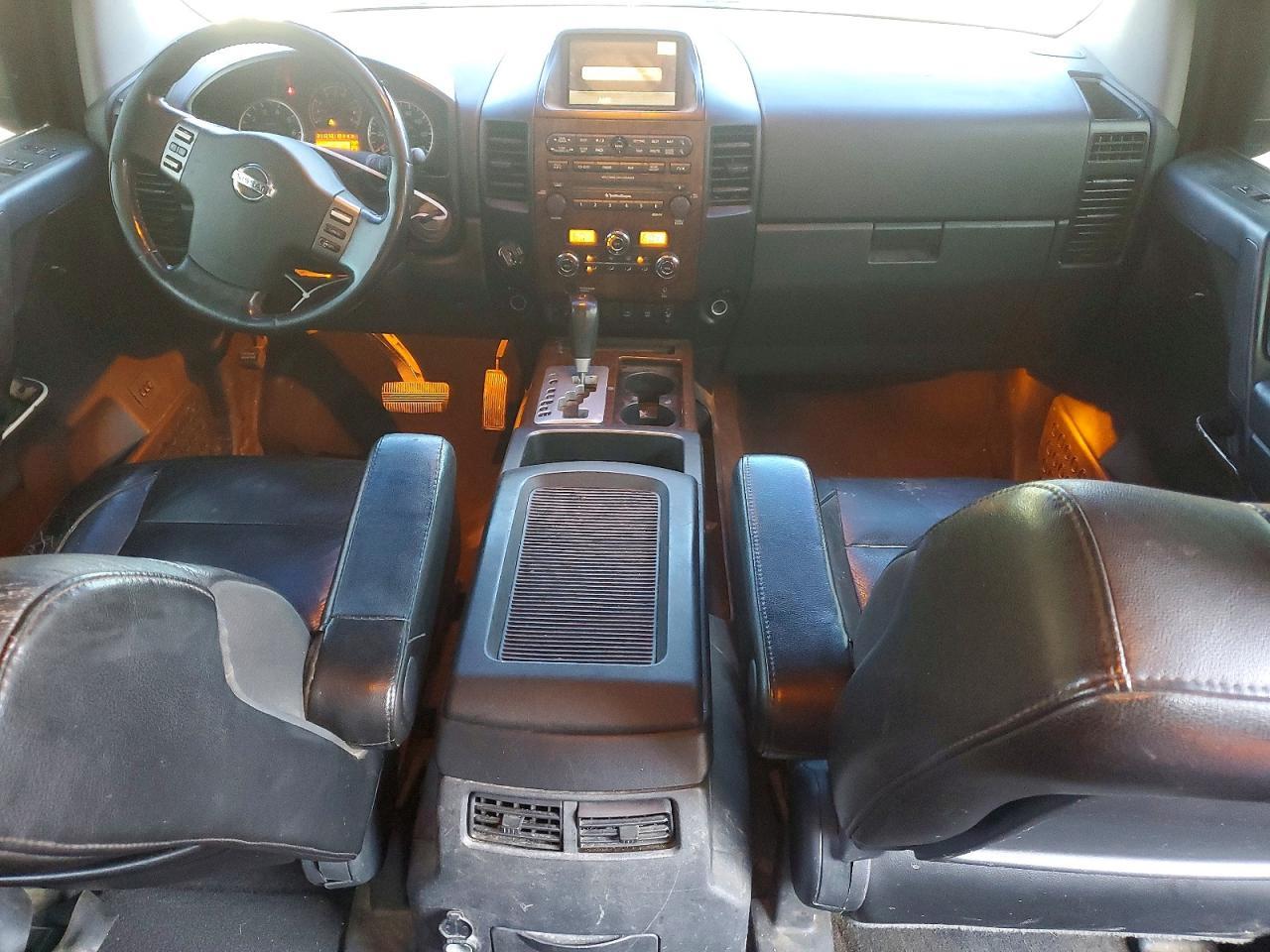 2010 Nissan Titan SE