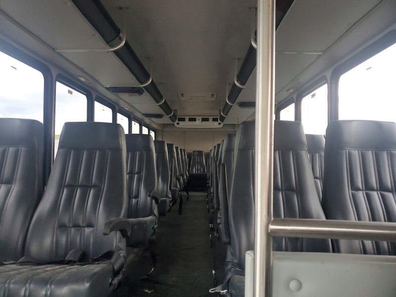 2015 Freightliner S2C 106 Shuttle Bus