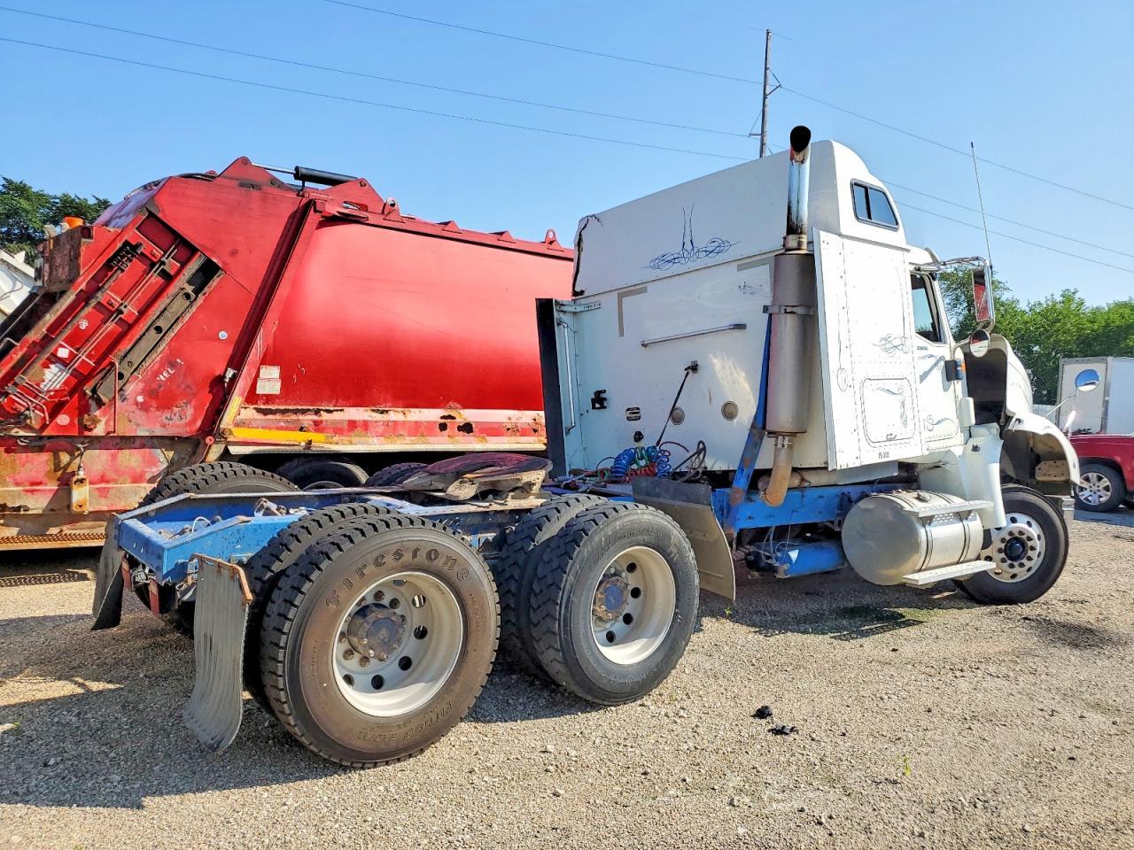 2003 International 9200I Semi Truck