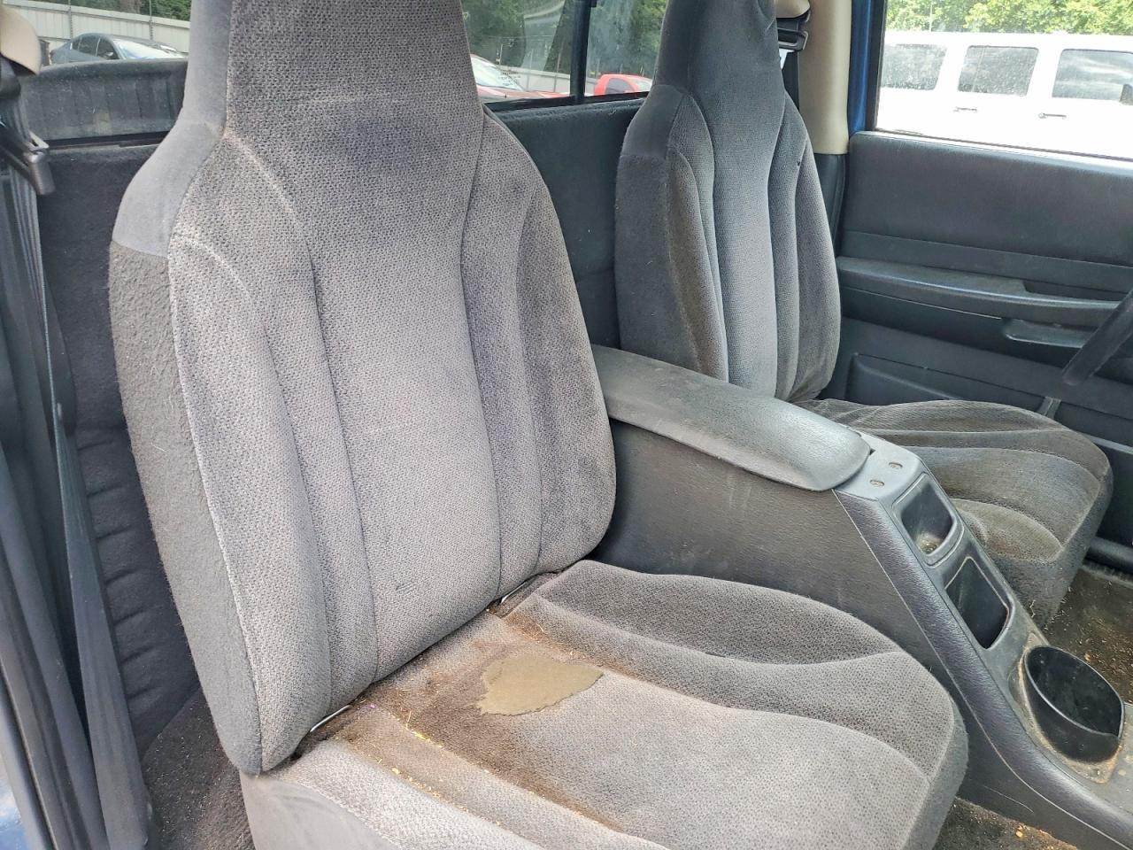 2003 Dodge Dakota SXT