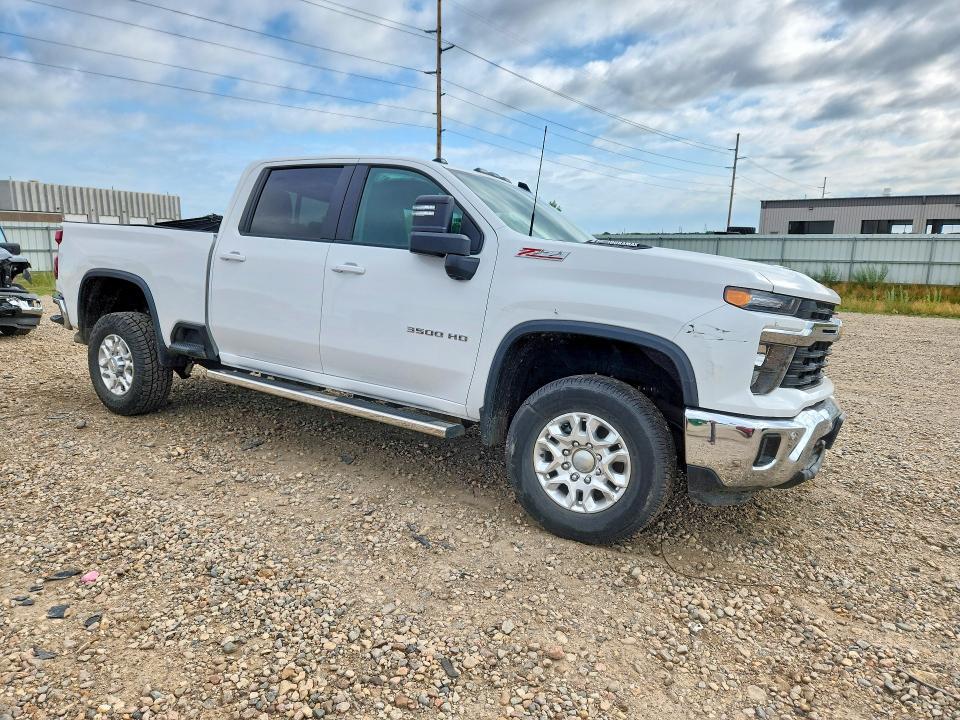 2025 Chevrolet Silverado K3500 LT