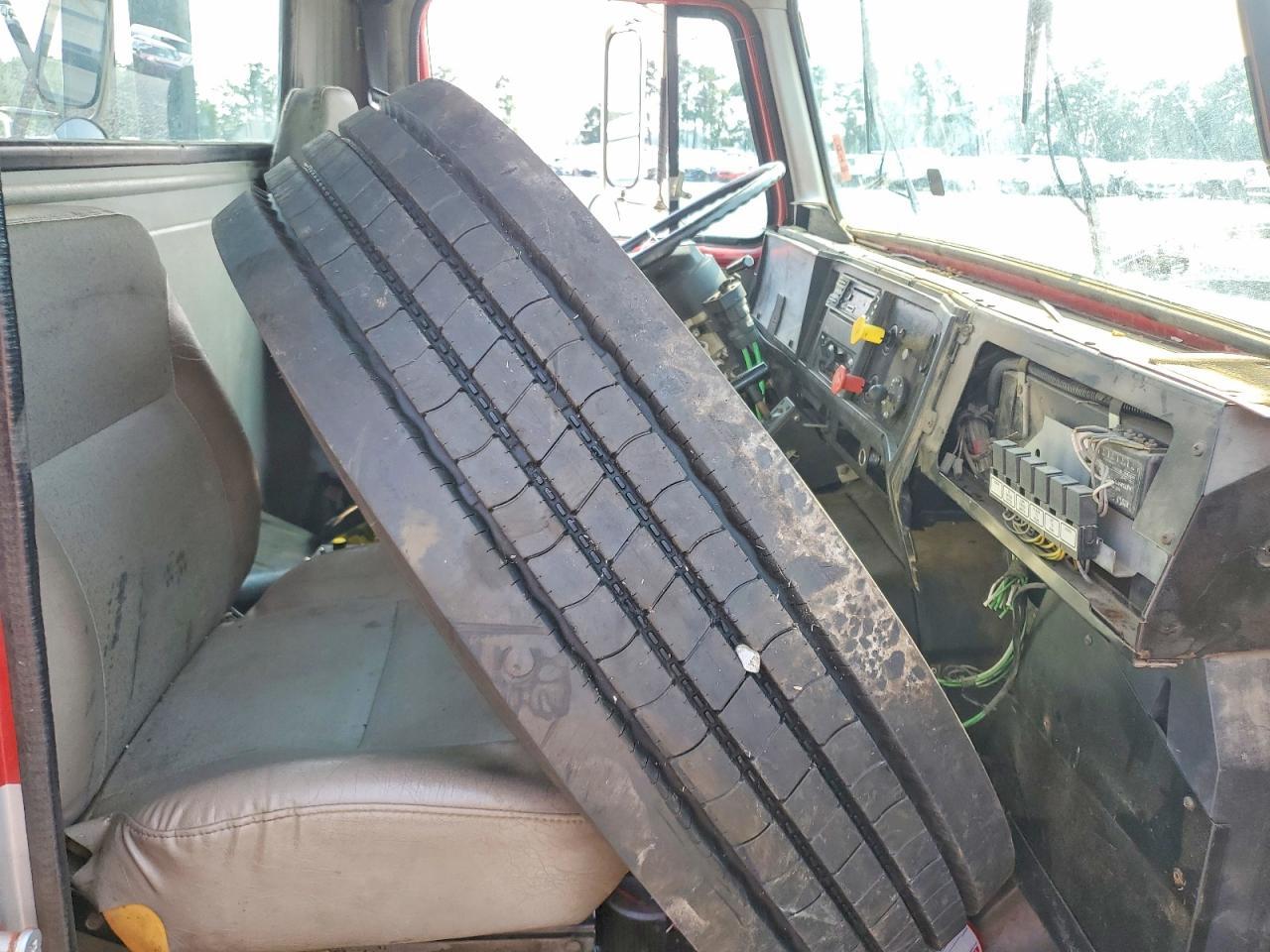 1996 International 4900 ROLL-OFF Container Truck