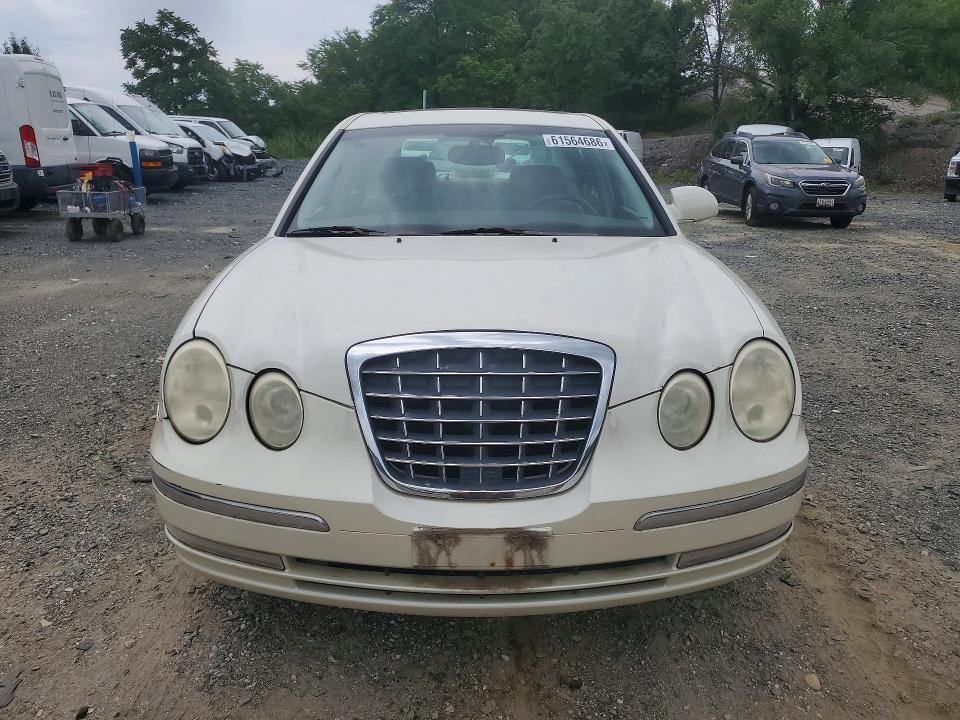 2005 KIA Amanti Base