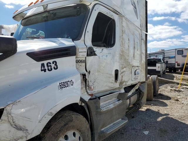 2020 Freightliner Cascadia 126