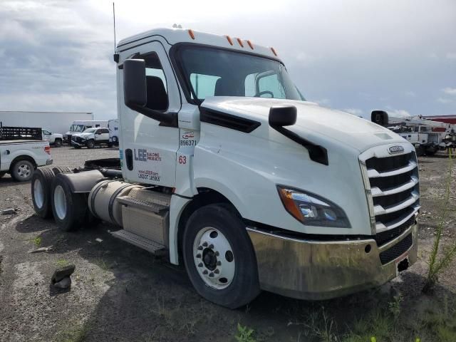 2020 Freightliner Cascadia 126