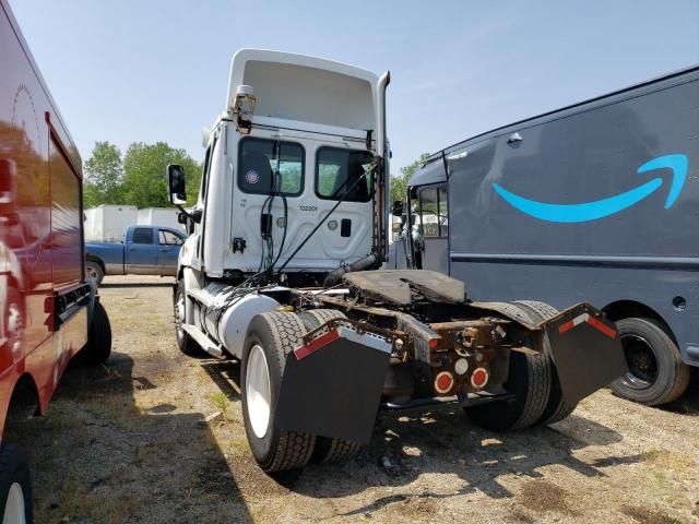 2014 Freightliner Cascadia 113
