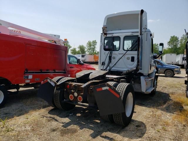 2014 Freightliner Cascadia 113