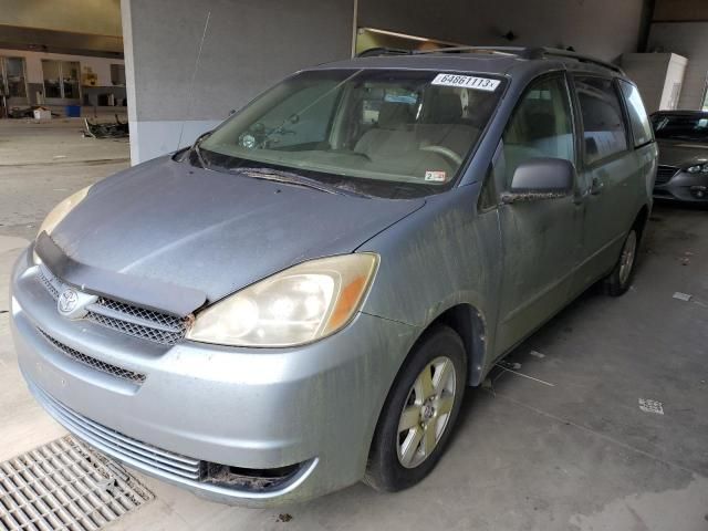 2004 Toyota Sienna CE