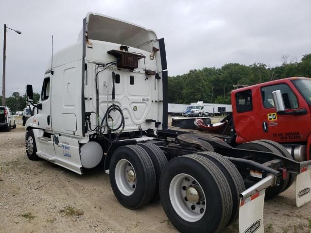 2013 Freightliner Cascadia 125