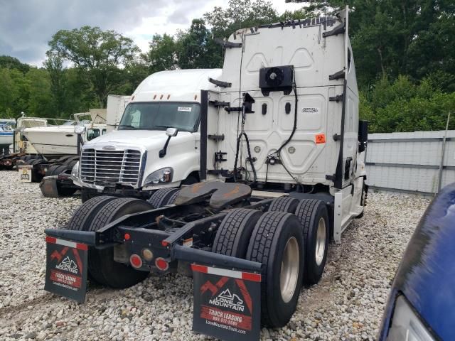 2019 Freightliner Cascadia 125