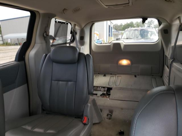 2010 Chrysler Town & Country Touring