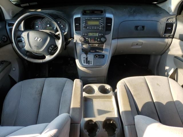 2008 Hyundai Entourage GLS