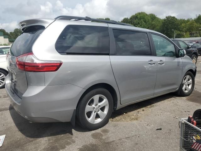 2017 Toyota Sienna LE