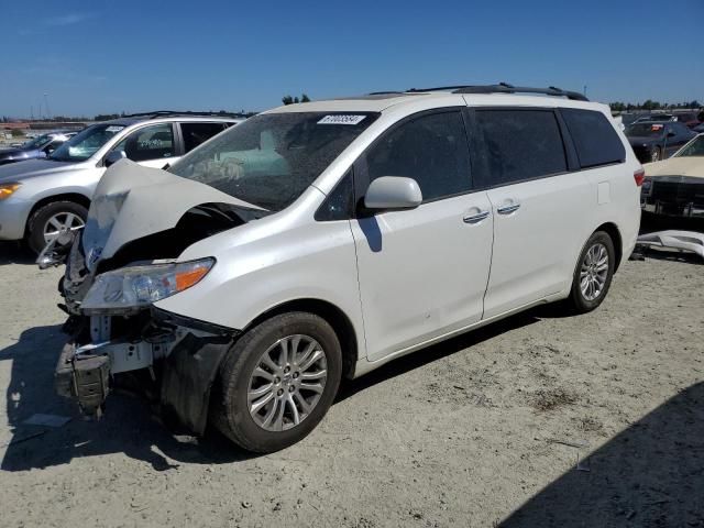 2015 Toyota Sienna xle