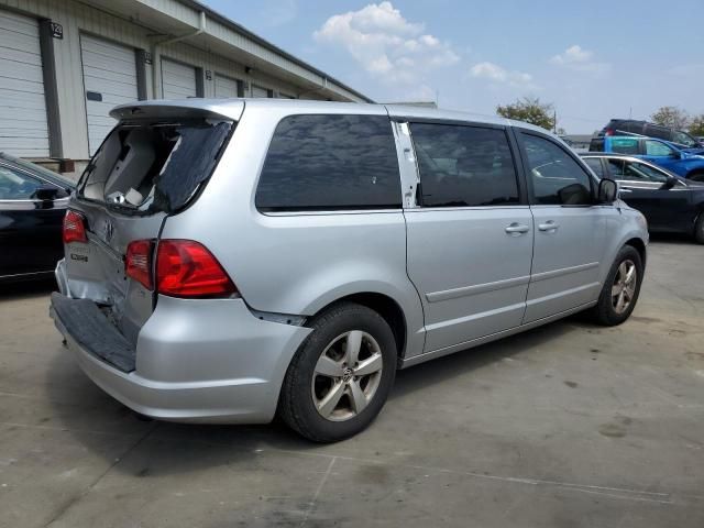 2010 Volkswagen Routan SE