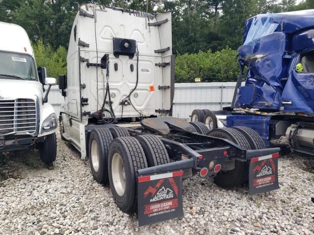 2019 Freightliner Cascadia 125