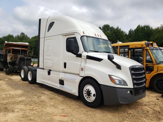 2020 Freightliner Cascadia 126