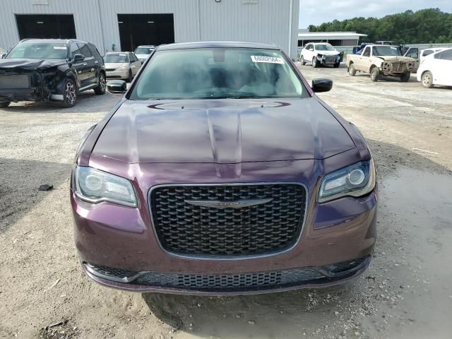 2020 Chrysler 300 Touring