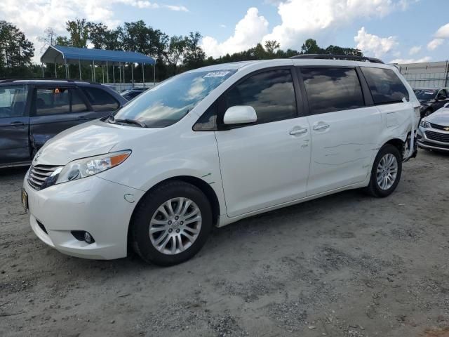 2017 Toyota Sienna XLE