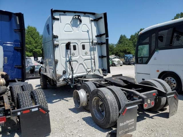 2016 Freightliner Cascadia 125