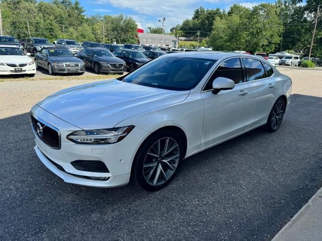 2017 Volvo S90 T6 Momentum