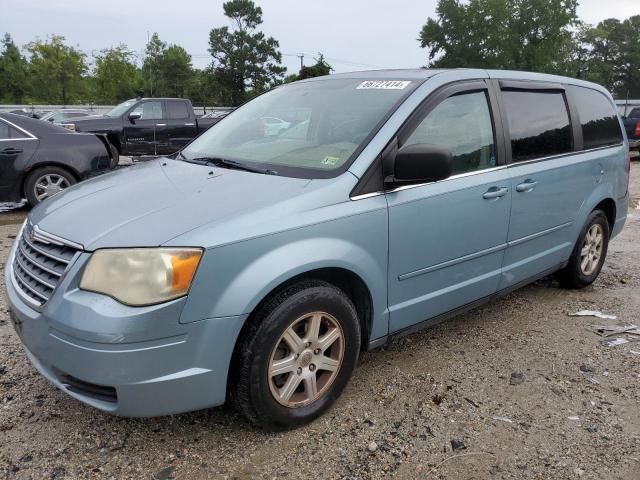 2010 Chrysler Town & Country LX