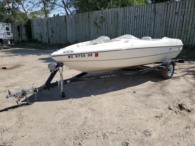 2004 Stingray Boat