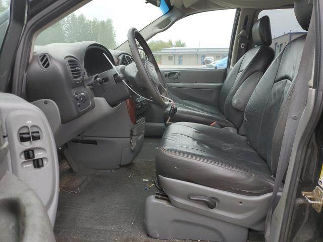 2005 Chrysler Town & Country LX