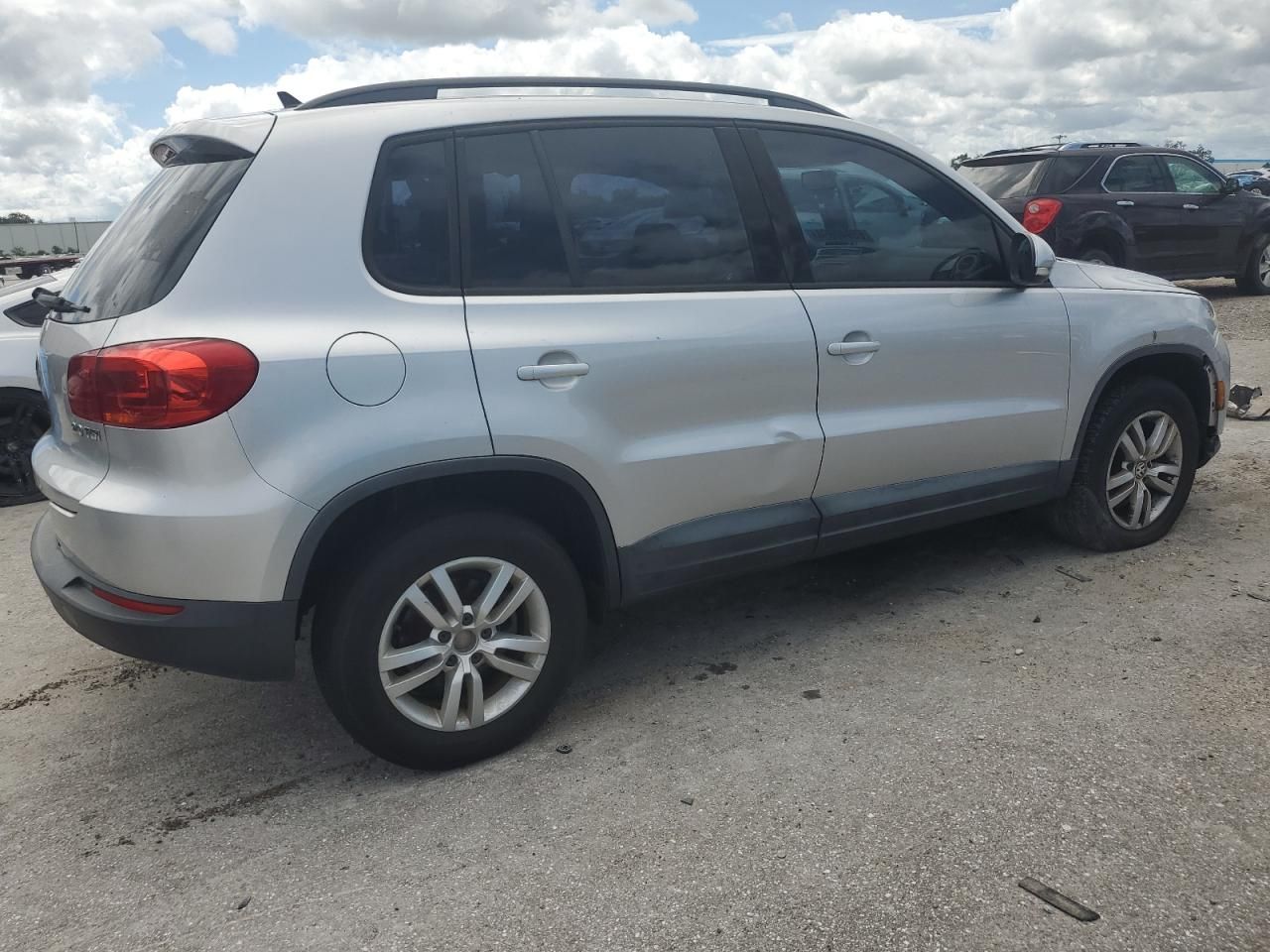2015 Volkswagen Tiguan s
