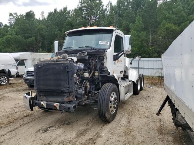 2016 Peterbilt 579